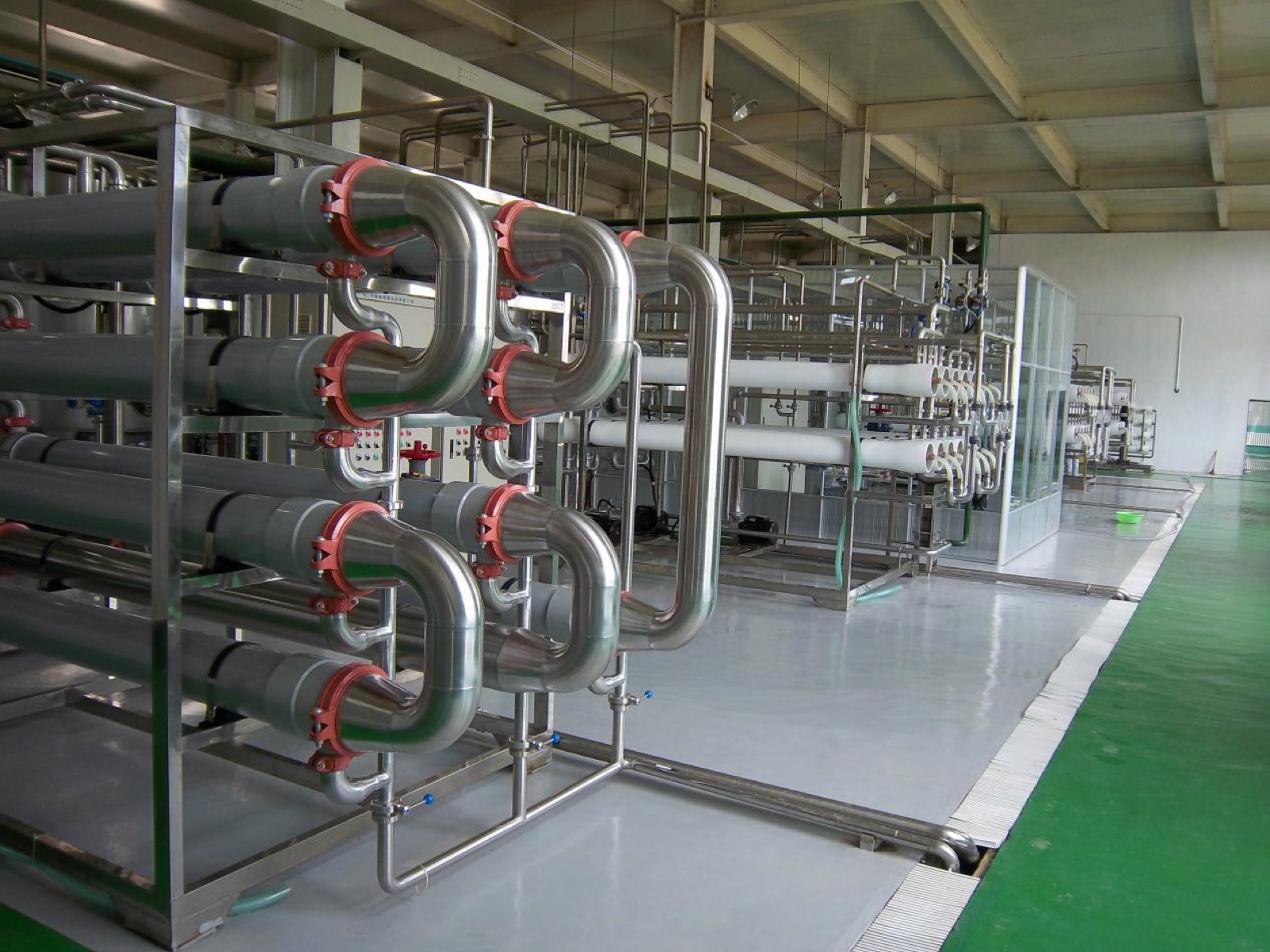 Installed Plum multistage membrane separation system for botanical extracts