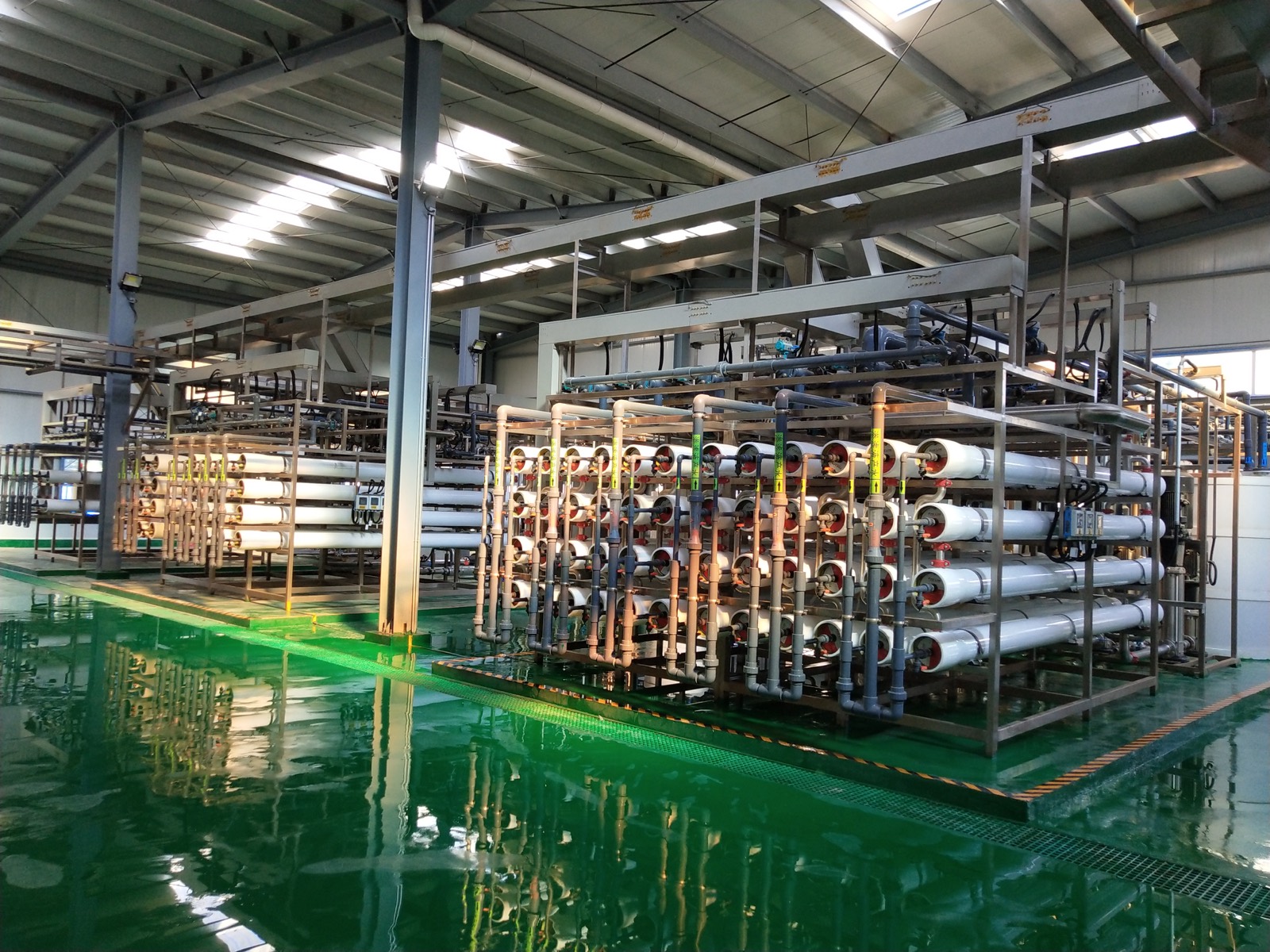 Installed multistage full-recovery NF system for landfill leachate
