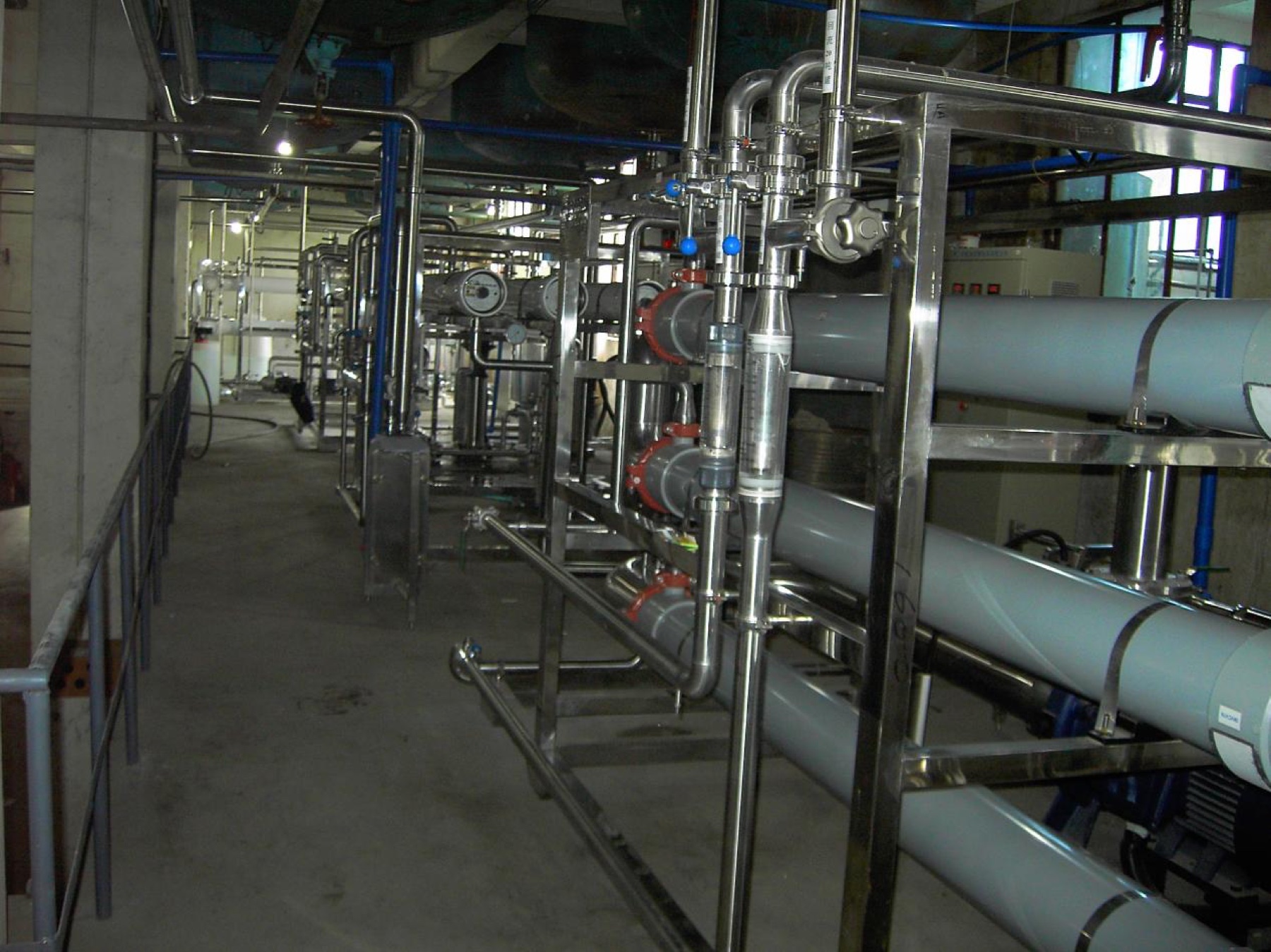 Installed membrane extraction and purification system for biopharmaceutical and high-value process streams