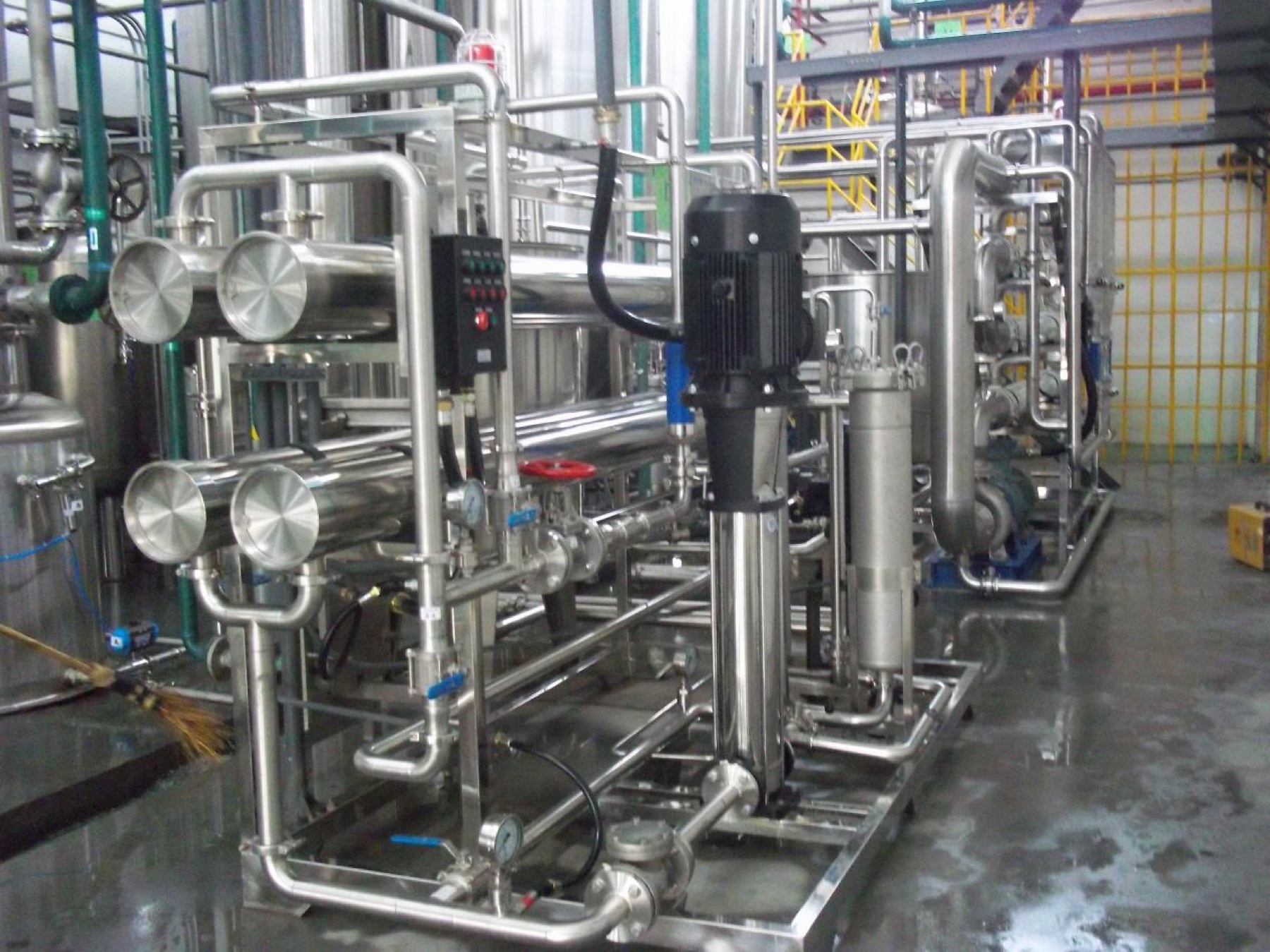 Installed membrane clarification and concentration equipment for botanical extracts