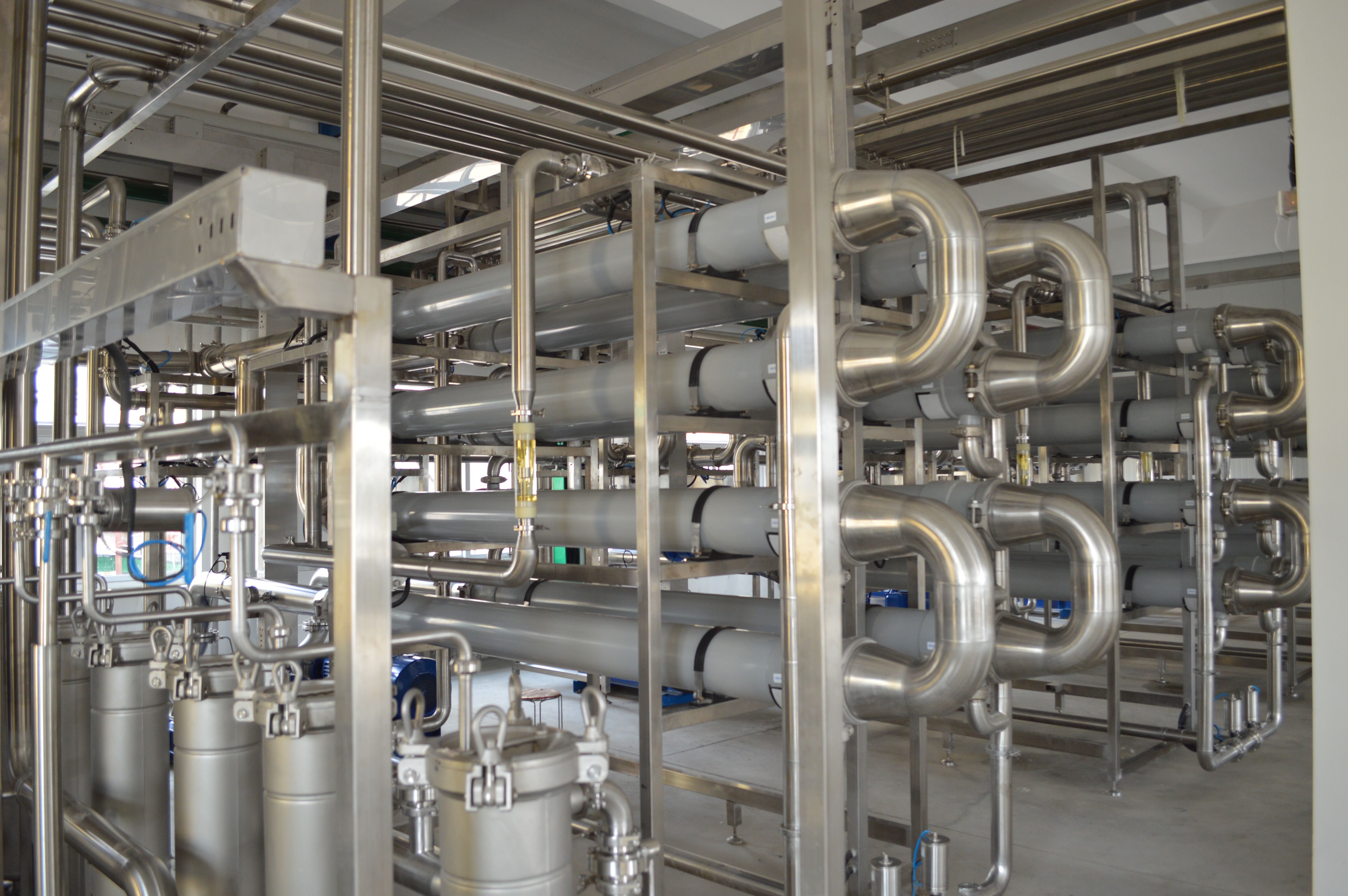 Installed tubular membrane system for suspended solids removal