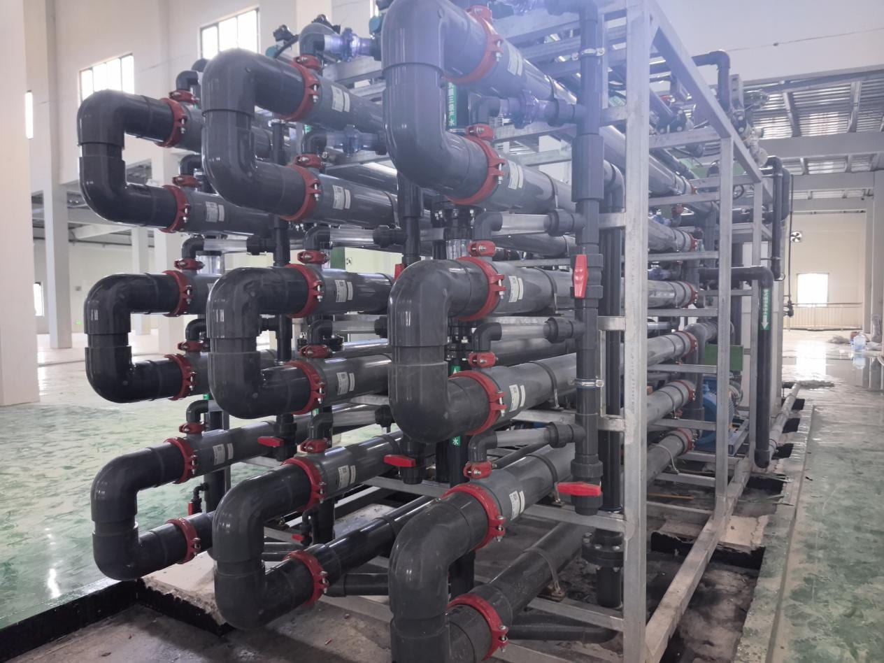 Installed PEK tubular membrane system relevant to waste salt and fly ash resource-recovery routes