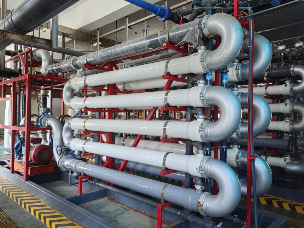 External crossflow tubular membrane MBR equipment for a 4000 m³/d landfill leachate project